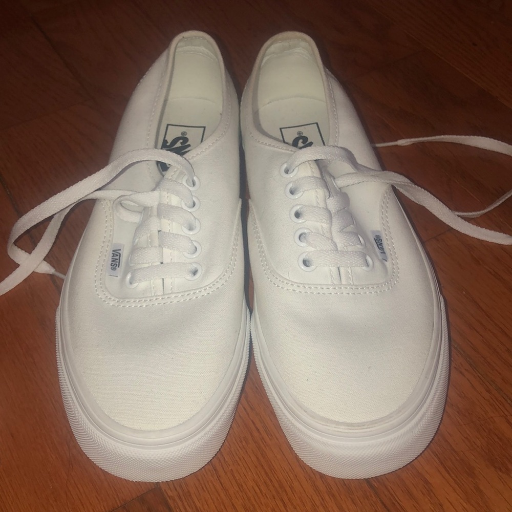 Brand New! Vans Authentic Skate Shoe